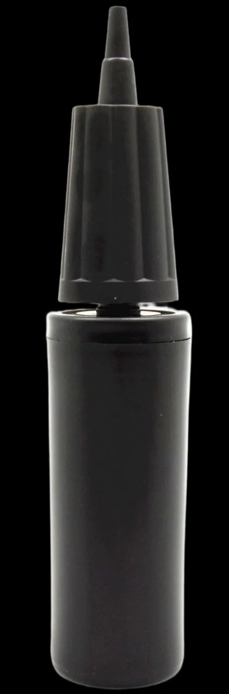 Hand pump with nozzle set